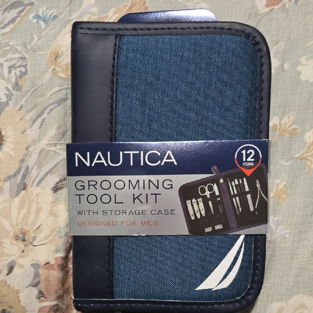Nautica Men's Navy and White Grooming Tool Kit with Case